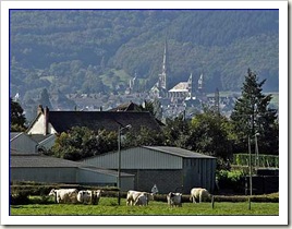 cathedral-lazar-in-distance